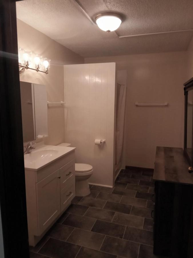 E. Michigan Walk Up Furnished 2 Bedroom Apt Lansing Exteriör bild