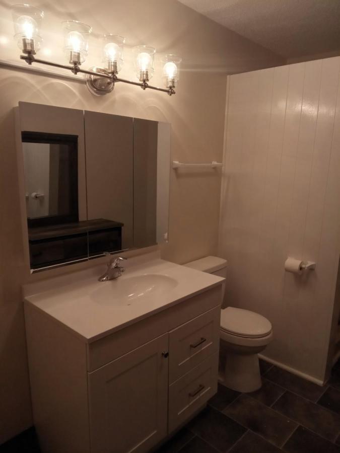 E. Michigan Walk Up Furnished 2 Bedroom Apt Lansing Exteriör bild