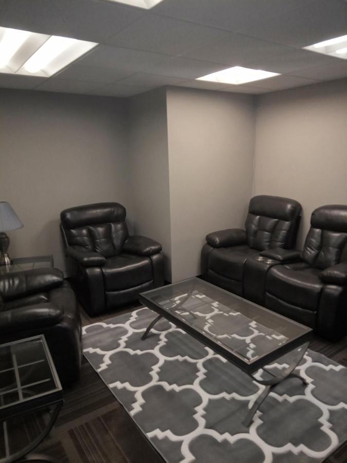 E. Michigan Walk Up Furnished 2 Bedroom Apt Lansing Exteriör bild