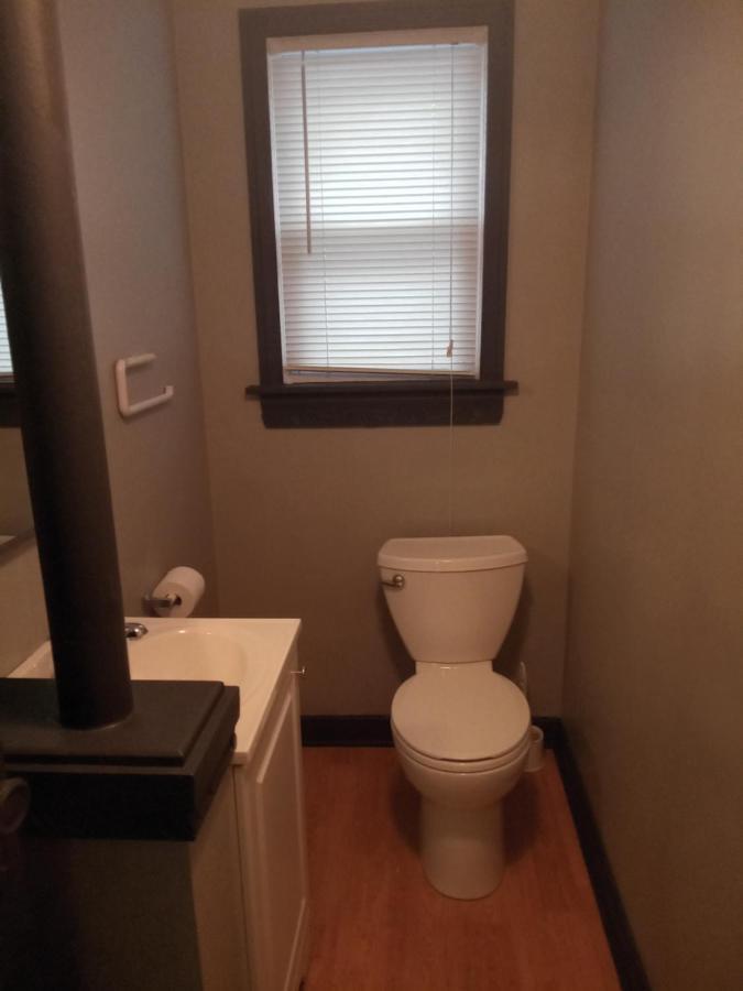E. Michigan Walk Up Furnished 2 Bedroom Apt Lansing Exteriör bild