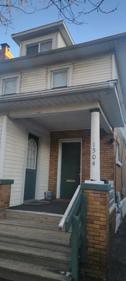 E. Michigan Walk Up Furnished 2 Bedroom Apt Lansing Exteriör bild